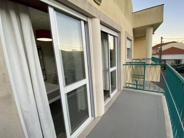 Quarto alugar em Serrado, Almada