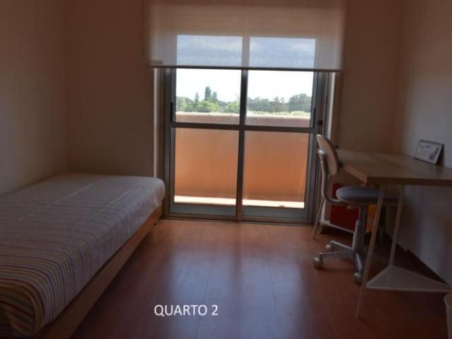 Quarto alugar em Serrado, Almada