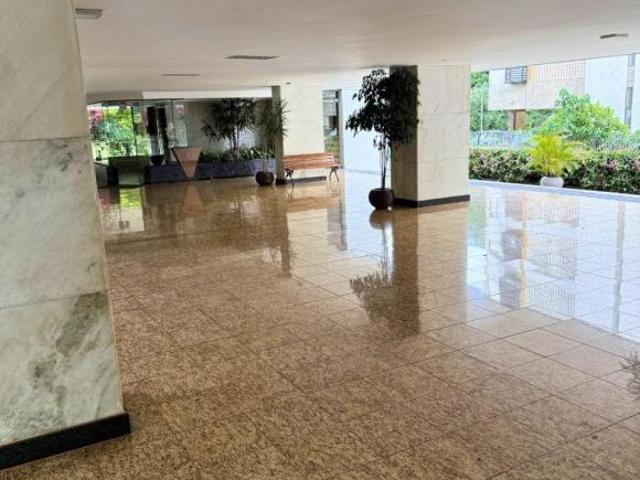 Apartamento venda em SQS 215, Plano Piloto