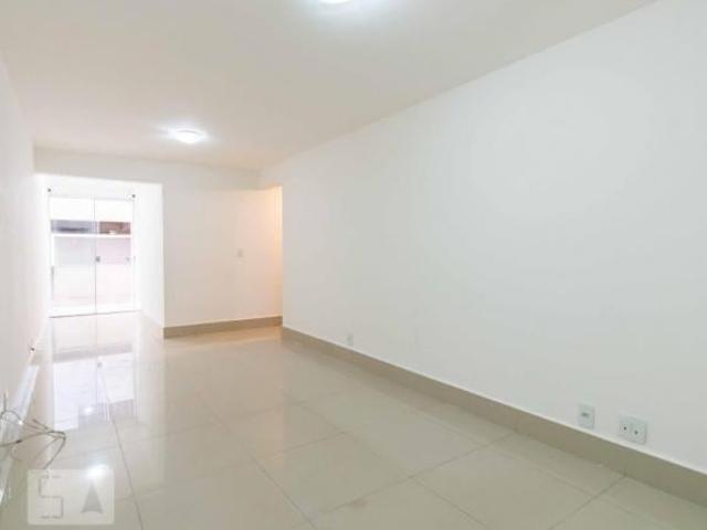 Apartamento venda em Região Geográfica Imediata do Distrito Federal, Região Integrada de Desenvolvimento do Distrito Federal e Entorno