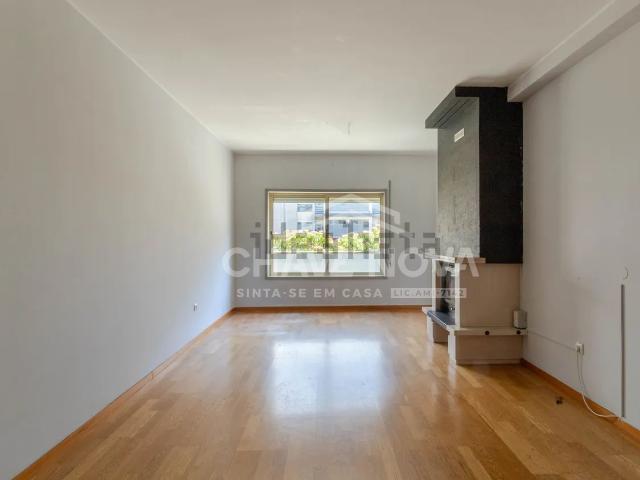 Apartamento venda em Águas Santas, Porto