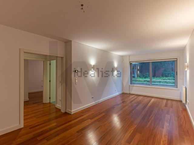 Apartamento alugar em Porto, Aldoar