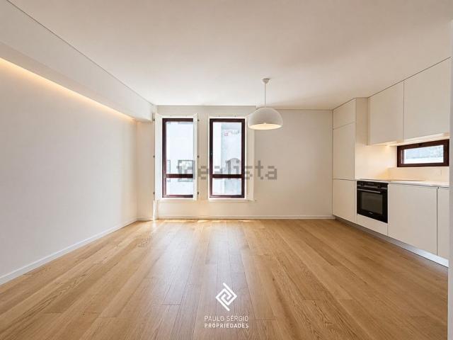 Apartamento alugar em Porto, Aldoar