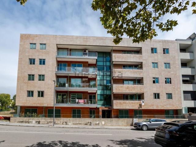 Apartamento alugar em Porto, Aldoar