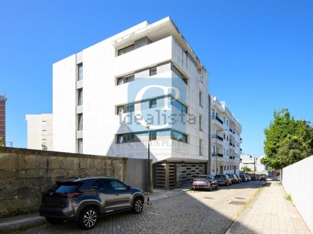 Apartamento alugar em Porto, Aldoar