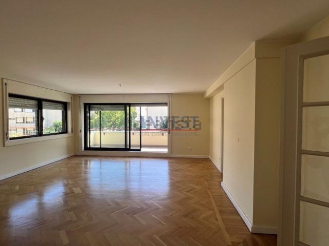 Apartamento alugar em Porto, Aldoar