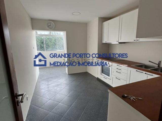 Apartamento alugar em Vila Nova de Aldoar, Porto