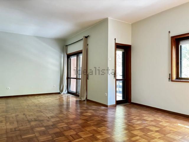 Apartamento alugar em Porto, Aldoar