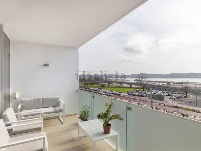 Apartamento alugar em Baixa de Algés, Oeiras