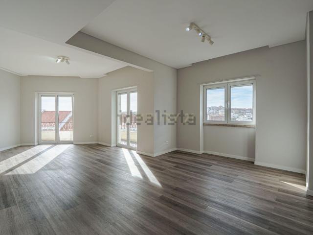 Apartamento alugar em Pombal, Almada