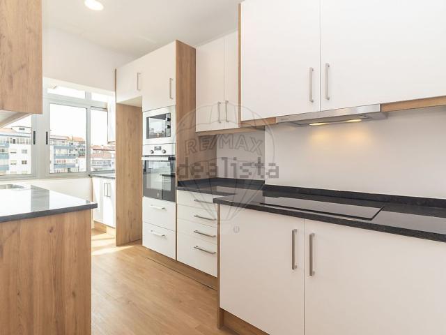 Apartamento alugar em Torcatas, Almada