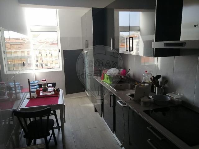 Apartamento venda em Torcatas, Almada