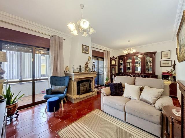 Apartamento venda em Ginjal, Almada