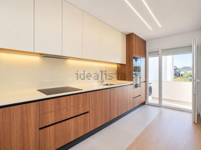 Apartamento venda em Caramujo, Almada