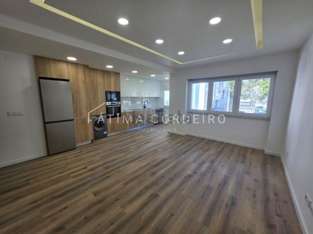 Apartamento venda em Almada, Setúbal