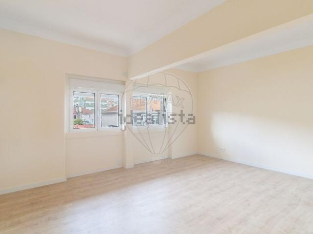 Apartamento alugar em Almada, Setúbal