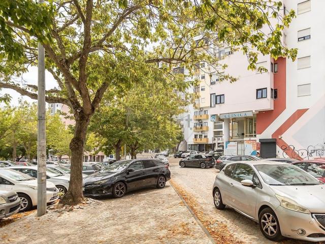 Apartamento alugar em Ramalha, Almada