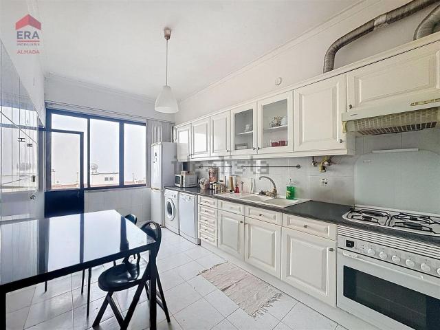 Apartamento venda em Ramalha, Almada