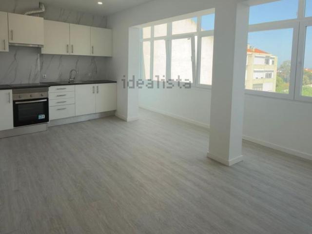 Apartamento venda em Romeira, Almada