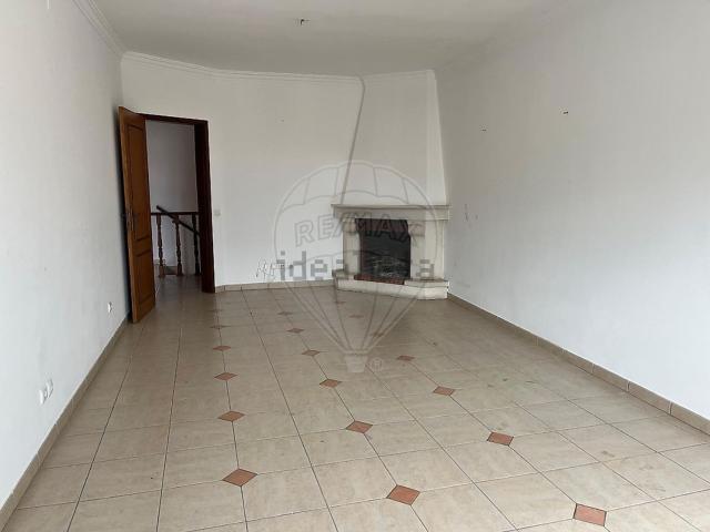Apartamento alugar em Almeirim