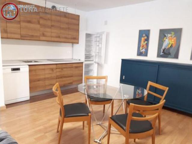 Apartamento en alquiler en Centro, Albacete