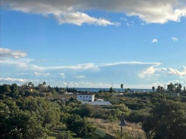 Apartamento en alquiler en Urbanización Las Joyas, Estepona