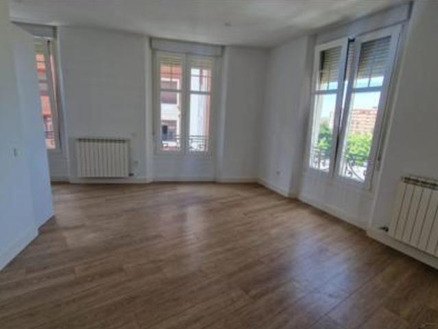 Apartamento en alquiler en Centro, León