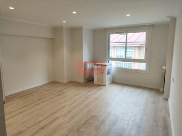 Apartamento en alquiler en Centro, Ourense