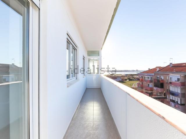 Apartamento alugar em Bairro 25 de Abril, Alto do Seixalinho, Santo André e Verderena