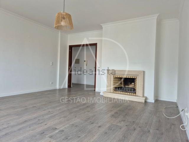 Apartamento alugar em Casquilhos, Verderena