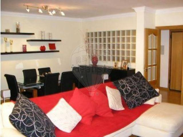 Apartamento alugar em Casquilhos, Verderena