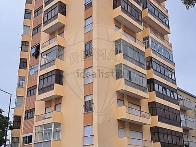 Apartamento alugar em Casquilhos, Verderena