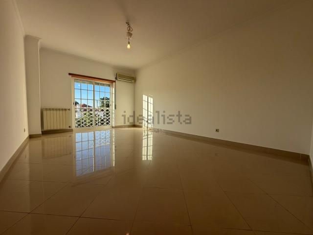 Apartamento alugar em Quinta do Vale da Loba, Seixal