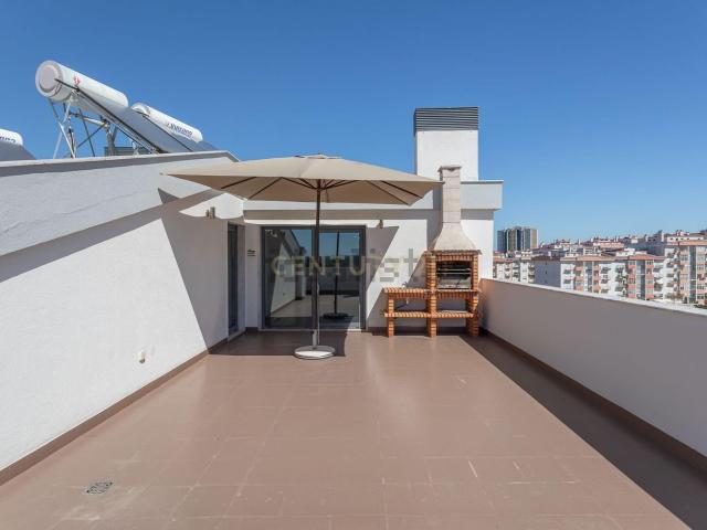 Duplex venda em Vale de Gatos, Seixal