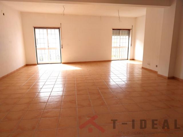 Apartamento venda em Casal Serrano, Lourinhã