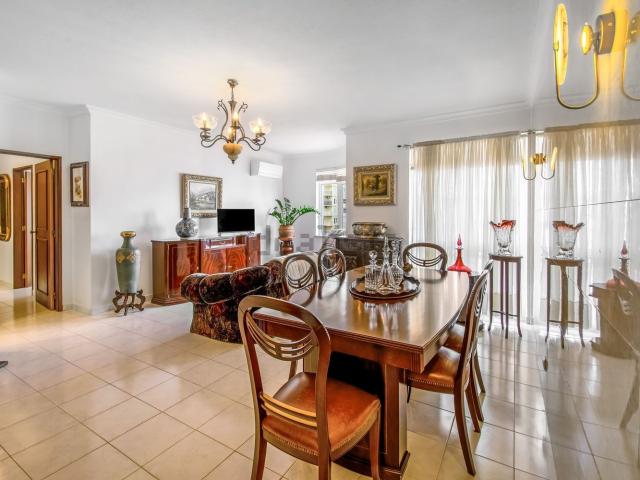Apartamento venda em Armação De Pêra, Faro