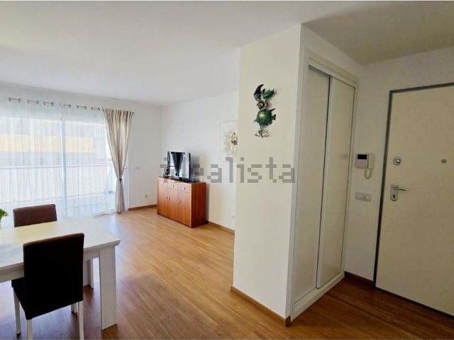 Apartamento alugar em Armação De Pêra, Faro