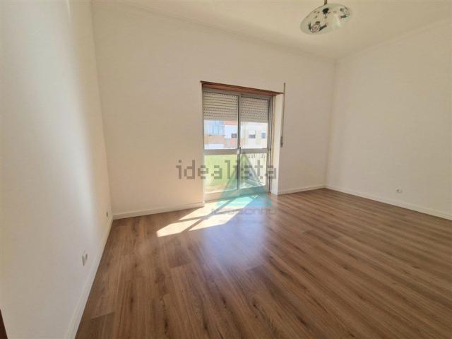 Apartamento venda em Torre da Marinha, Seixal