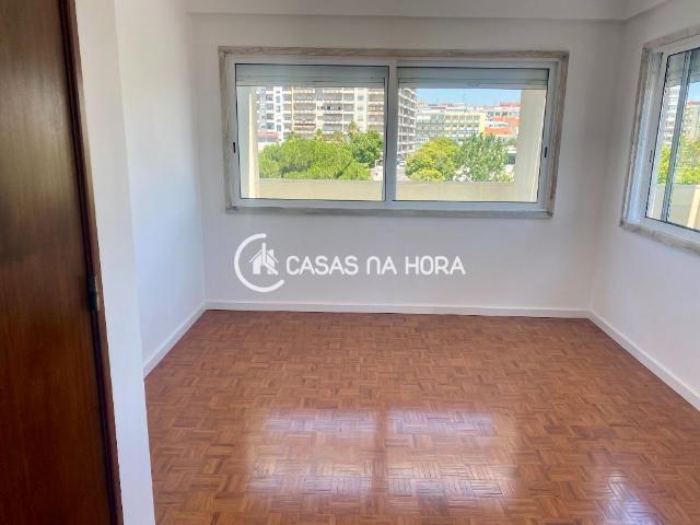 Apartamento alugar em Torcatas, Almada