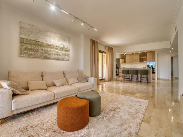 Apartamento en venta en Atalaya-Isdabe, Costa del Sol Occidental