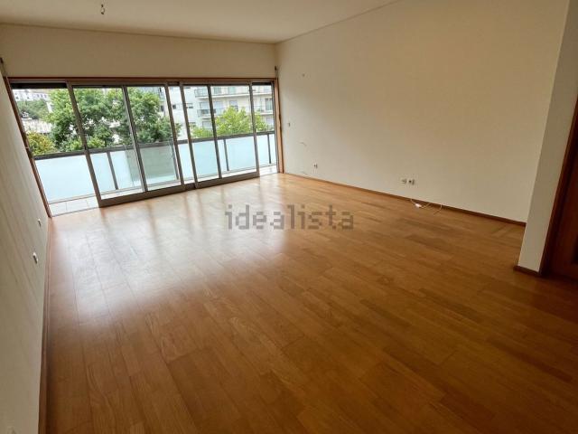 Apartamento venda em Bairro Pimenta Machado, Guimarães