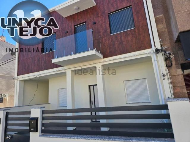 Apartamento venda em Baixa da Banheira e Vale da Amoreira, Moita