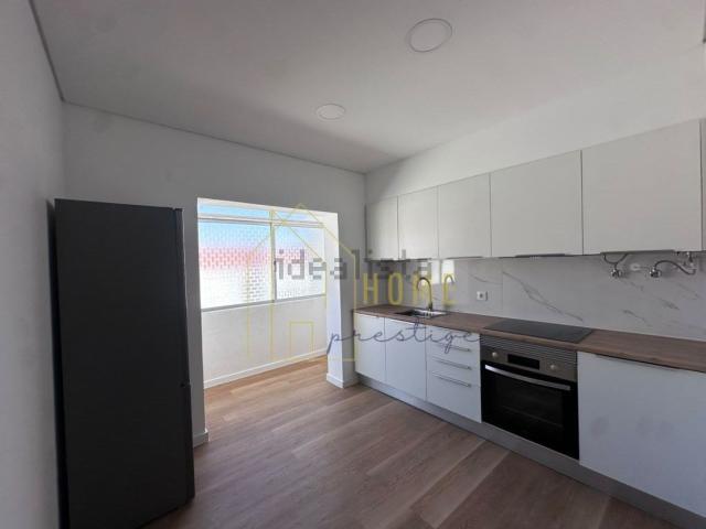 Apartamento alugar em Baixa da Banheira e Vale da Amoreira, Moita