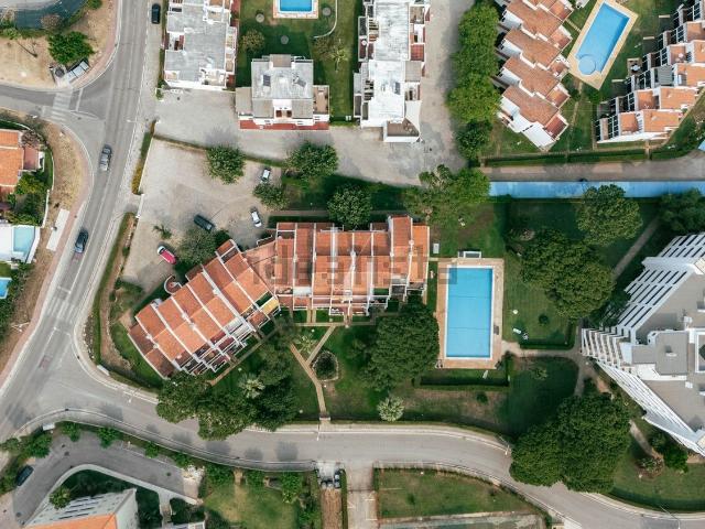 Apartamento alugar em Quarteira