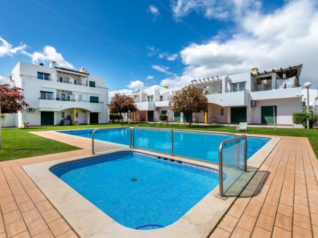 Apartamento venda em Quarteira