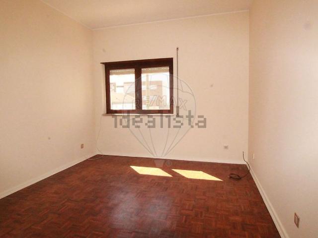 Apartamento alugar em Bairro Ferroviário, Barreiro
