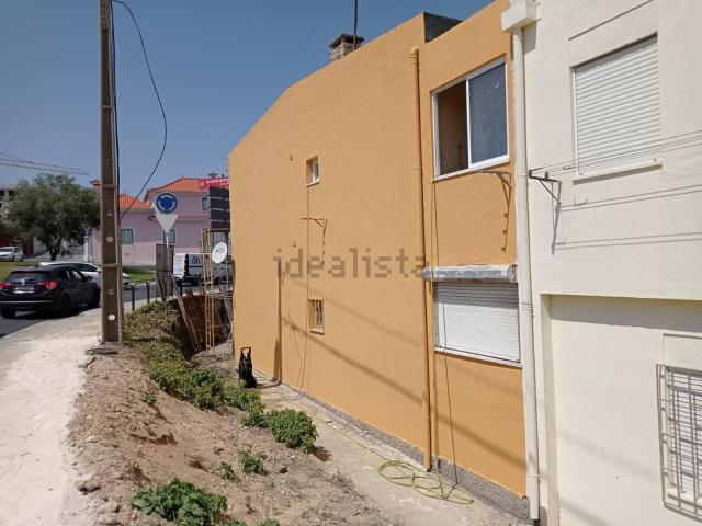 Apartamento venda em Camarate, Bairro das Loureiras