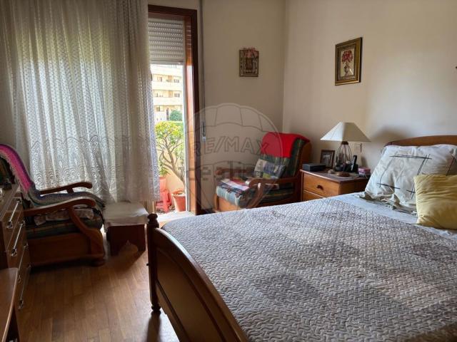 Apartamento alugar em Canelas