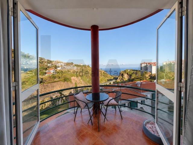 Apartamento venda em Azenha, Santa Cruz
