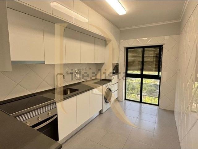 Apartamento venda em Almada, Setúbal